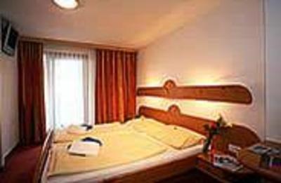 фото отеля Sportclub Sulztaler Hof Hotel Langenfeld