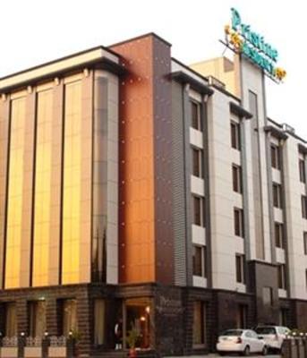фото отеля Pristine Residency Hotel