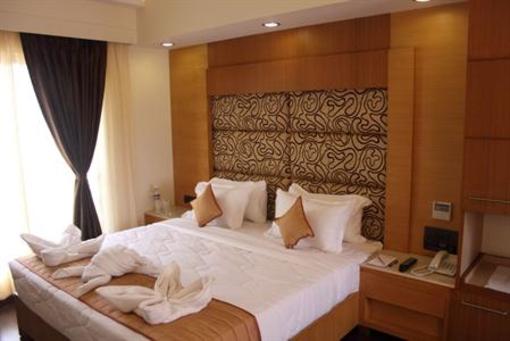 фото отеля Pristine Residency Hotel