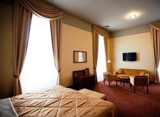 фото отеля Hotel Magyar Kiraly
