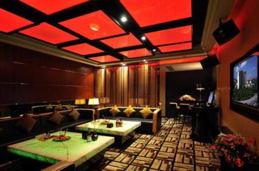 фото отеля Parklane Hotel