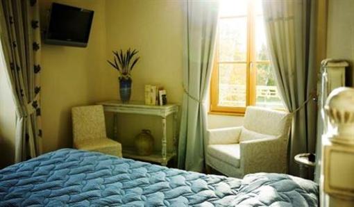 фото отеля Auberge Cote Riviere Hotel Is-sur-Tille