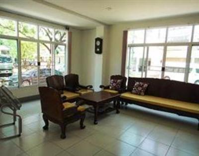 фото отеля Rungsri Charoen Home Place
