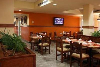 фото отеля Best Western Hotel Royal Courts Monterrey