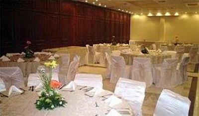 фото отеля Best Western Hotel Royal Courts Monterrey
