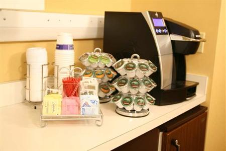 фото отеля Hampton Inn Syracuse North (Airport Area)