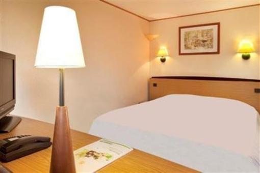 фото отеля Campanile Lyon Nord Ecully Hotel