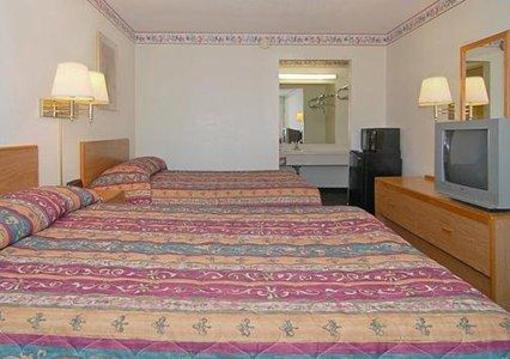 фото отеля Rodeway Inn Fort Campbell Hopkinsville