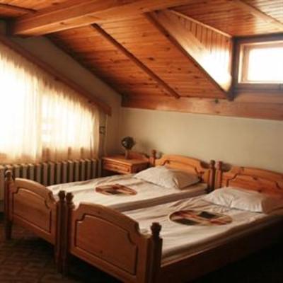фото отеля Family Hotel Djangal