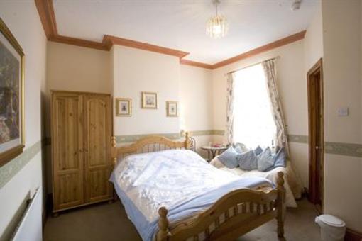 фото отеля Jadellas Guest House Scarborough