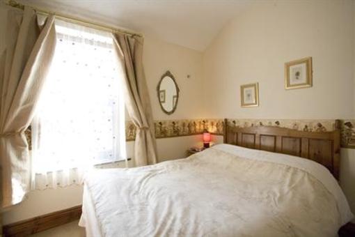 фото отеля Jadellas Guest House Scarborough