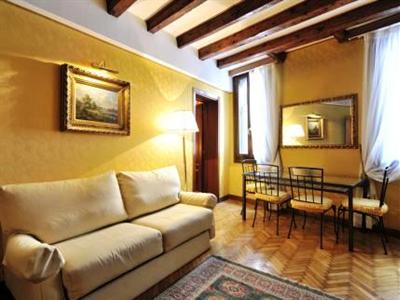 фото отеля Torre Dell'Orologio Apartments