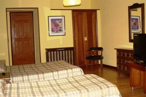 фото отеля Hostal Aribel Longinos Cercedilla