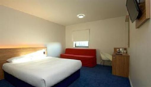 фото отеля Travelodge London Stratford