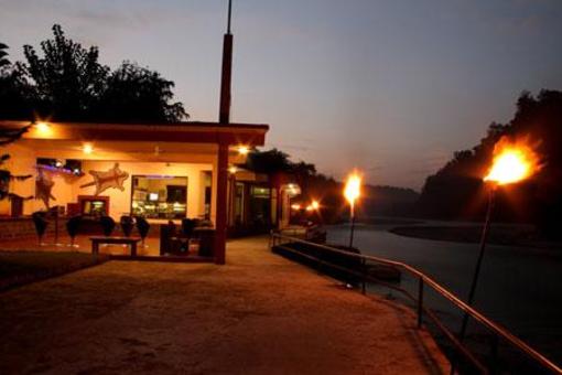 фото отеля Corbett Riverside Resort Ramnagar