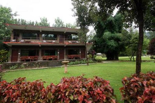 фото отеля Corbett Riverside Resort Ramnagar