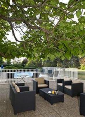фото отеля Best Western St Etienne Aeroport