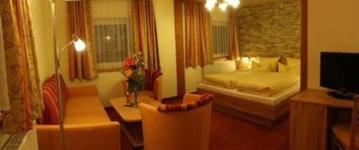 фото отеля Hotel Gruener Baum Bach