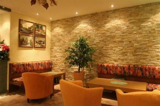фото отеля Hotel Gruener Baum Bach