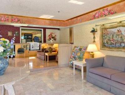 фото отеля Super 8 Motel State Capitol Sacramento