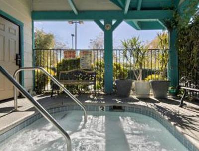 фото отеля Super 8 Motel State Capitol Sacramento
