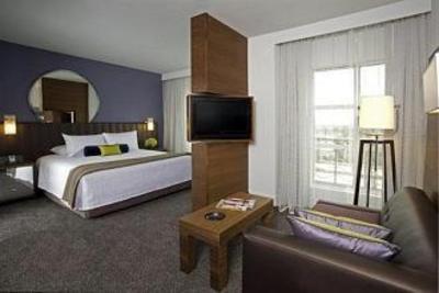 фото отеля AVIA Long Beach