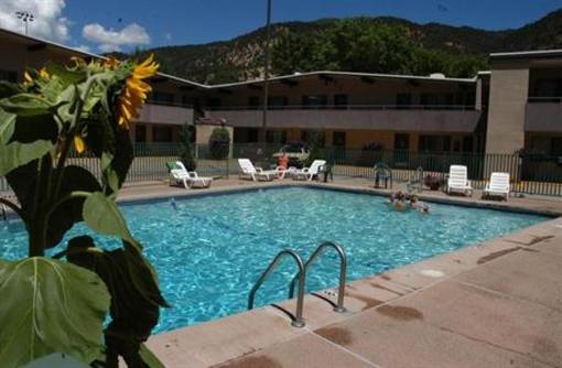 фото отеля Caravan Inn Glenwood Springs