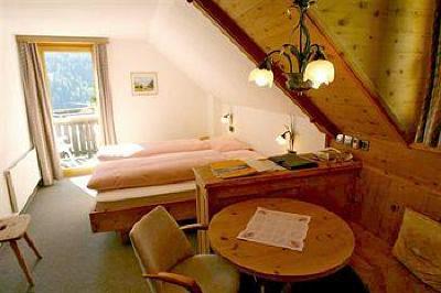 фото отеля Hotel Traube Scuol
