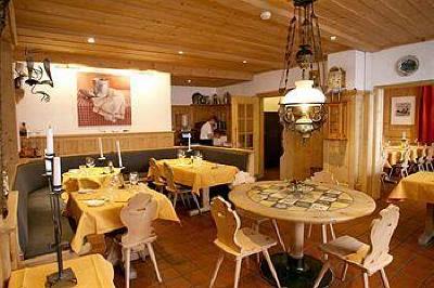 фото отеля Hotel Traube Scuol