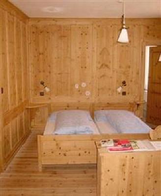 фото отеля Hotel Traube Scuol