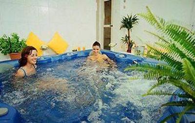фото отеля Country Club La Mesteceni