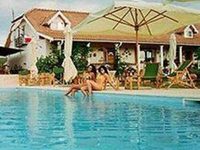Country Club La Mesteceni