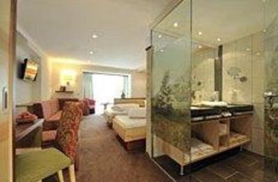 фото отеля Hotel Arnika-Ischgl