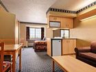 фото отеля Days Inn and Suites Hutchinson