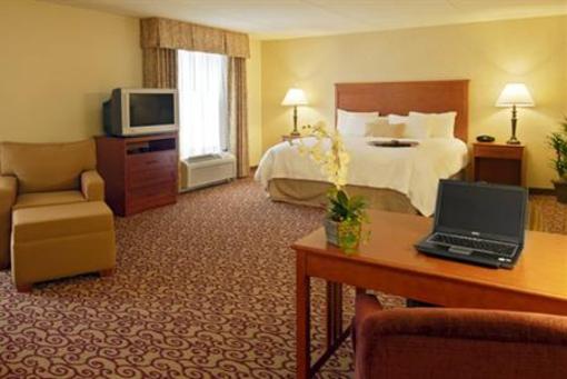 фото отеля Hampton Inn Dubuque