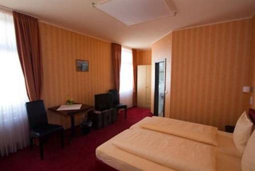 фото отеля Hotel-Weinhaus Heinrich Haupt