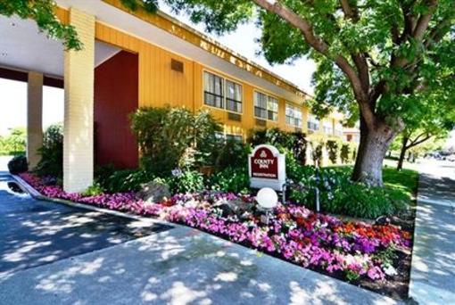 фото отеля County Inn