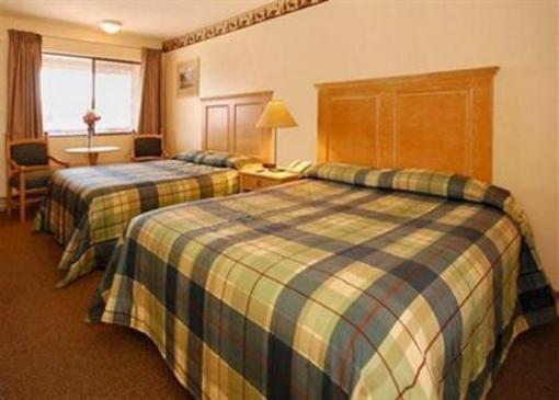 фото отеля Econo Lodge Inn & Suites Kalispell