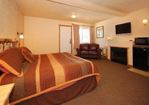 фото отеля Econo Lodge Inn & Suites Kalispell