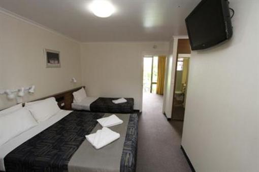 фото отеля Miners Lodge Motor Inn