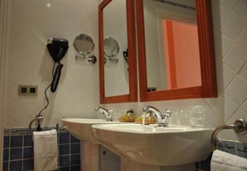 фото отеля Aparthotel Capitolina Merida (Spain)