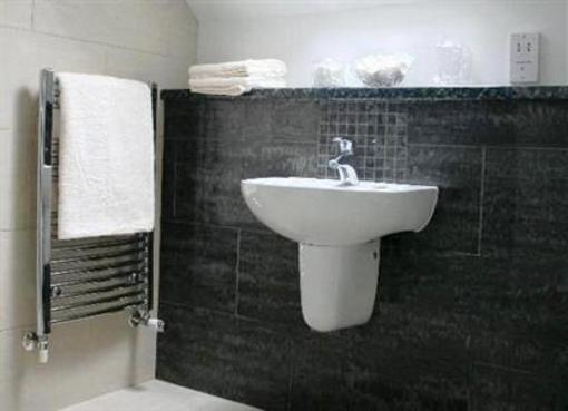 фото отеля Mead Lodge Bed & Breakfast Corsham