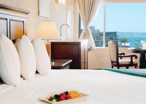 фото отеля Days Inn La Mesa Suites - San Diego