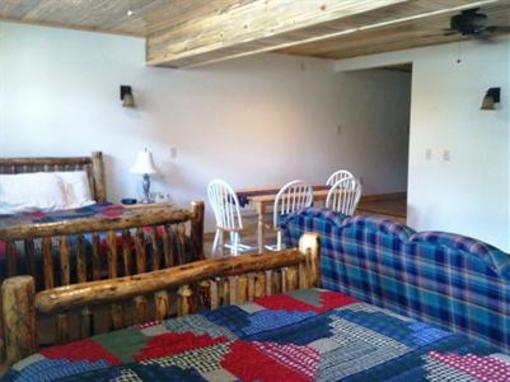фото отеля Wapiti Lodge
