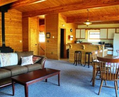 фото отеля Wapiti Lodge