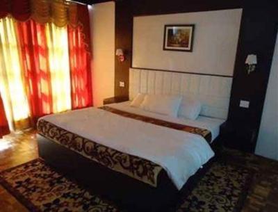 фото отеля Imperial Palace Hotel Manali