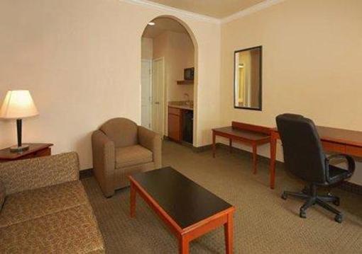 фото отеля Comfort Suites Deer Park
