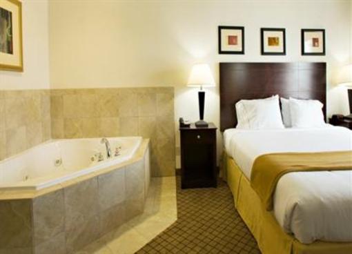 фото отеля Holiday Inn Express Childress