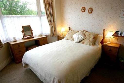 фото отеля Linroy Guest House