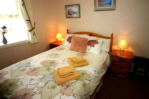 фото отеля Linroy Guest House